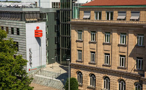 Das Verbands- und Akademiegebäude von außen